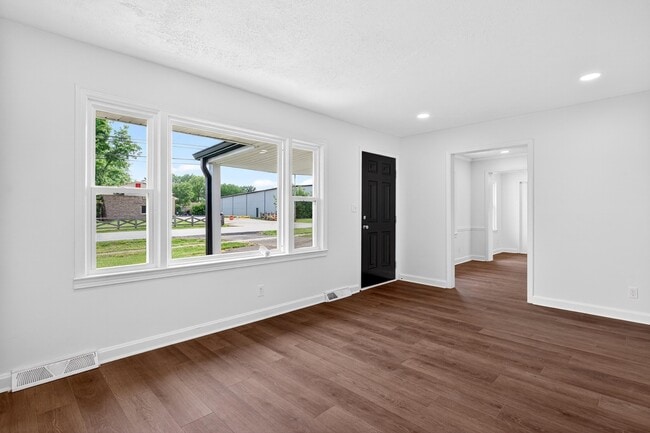 Photo - 3325 Kramers Ln