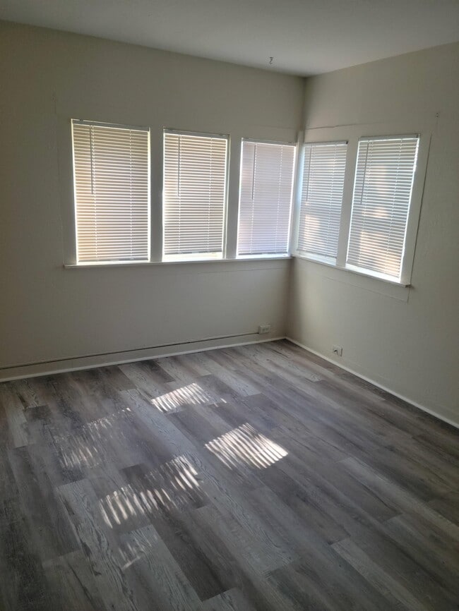 Photo - 712 Harrison Ave