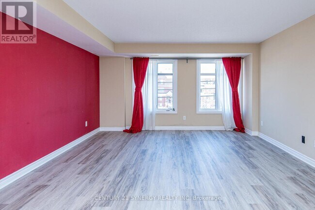 Photo - 2228 Tenth Line Rd