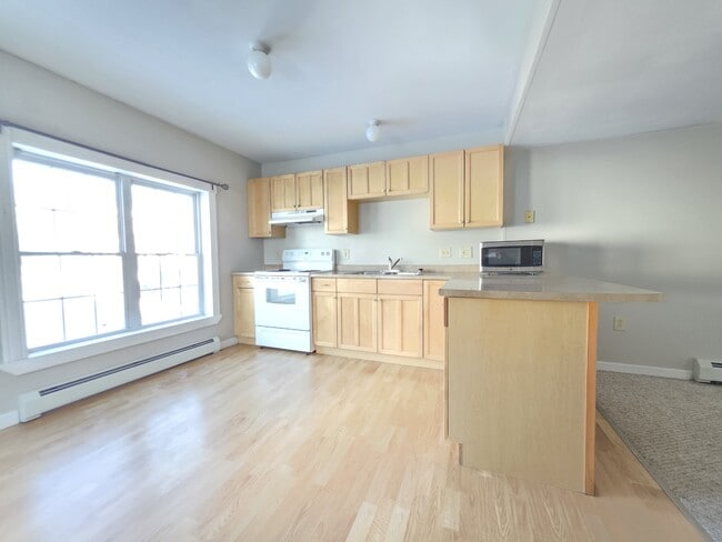 Photo - 208 Grove St