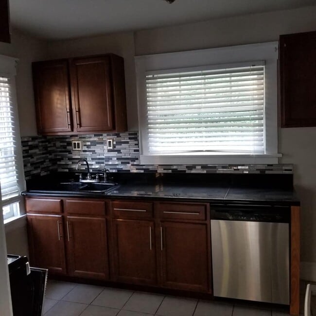 Photo - 3331 Hewitt Crescent St