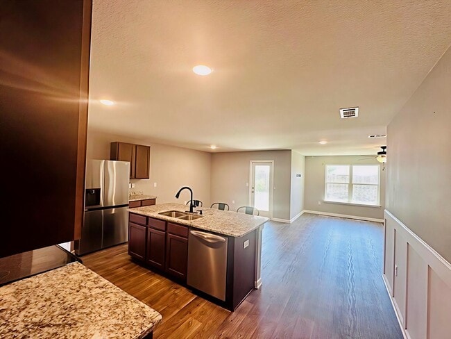 Photo - 833 Moorhen Wy