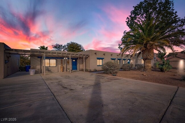 Building Photo - 1224 Sur Este Ave