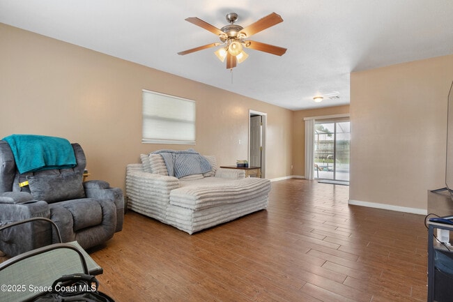 Photo - 737 Badger Dr NE