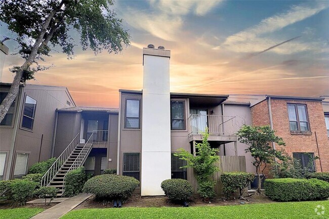 Building Photo - 1201 Bering Dr Unit 39 Rental