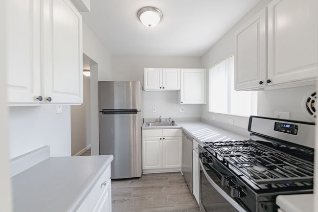 Kitchen - Olive Pointe