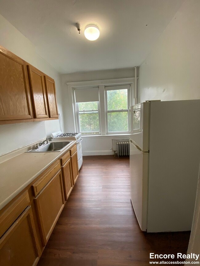 1687 Commonwealth Ave Unit 16
