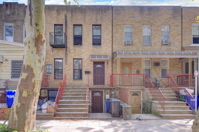 Photo - 71-11 68th St