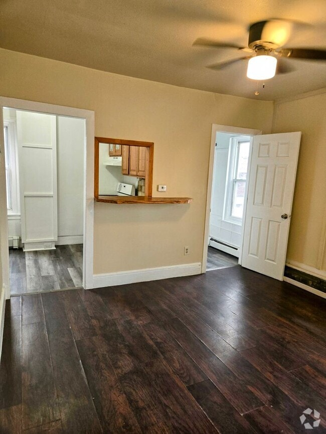 Building Photo - 512 W Chew St Unit 1R Rental