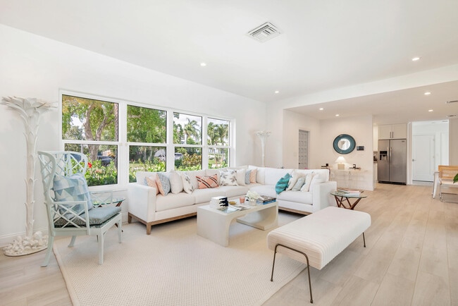 Photo - 215 Cortez Rd