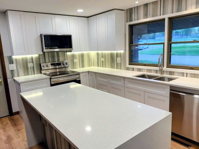 Photo - 27996 W Roberts Rd