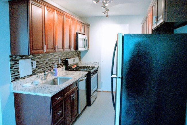 Photo - 10201 Grosvenor Pl Unidad 313