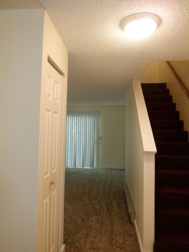 Photo - NE Bend 2bed/1.5bath Townhome near St Charles Unidad 2007