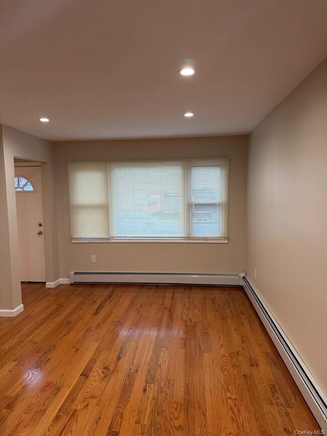 21 W Centennial Ave