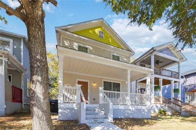 Photo - 639 Ira St SW