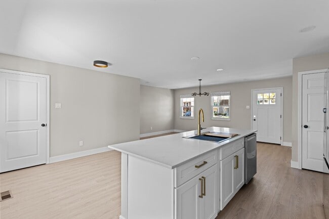 Photo - 2180 Glenoro Dr