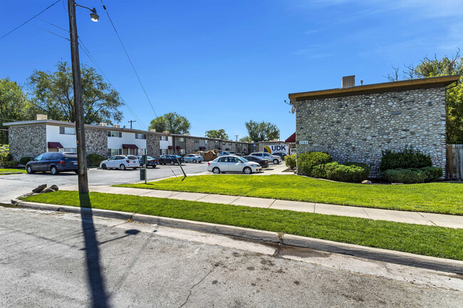 Townhouse Court - Townhouse Court