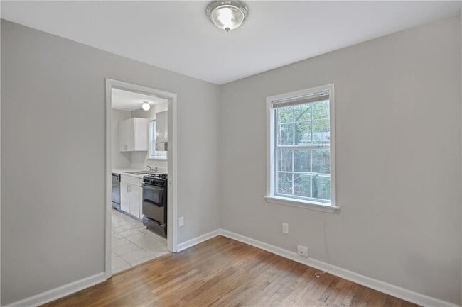 Photo - 1877 Sumter St NW