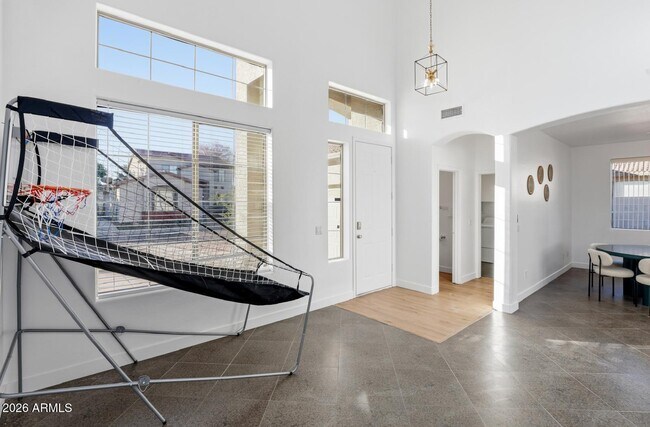 Photo - 220 W Beechnut Pl