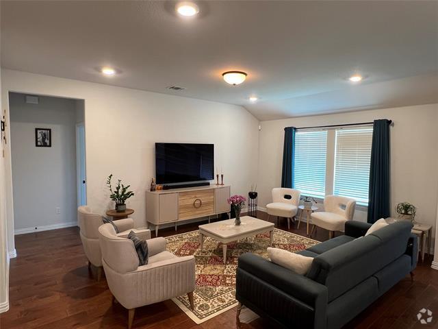 Building Photo - 5309 Pagewood Dr Rental