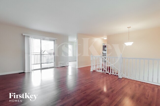 Photo - 135 Oriole Rd