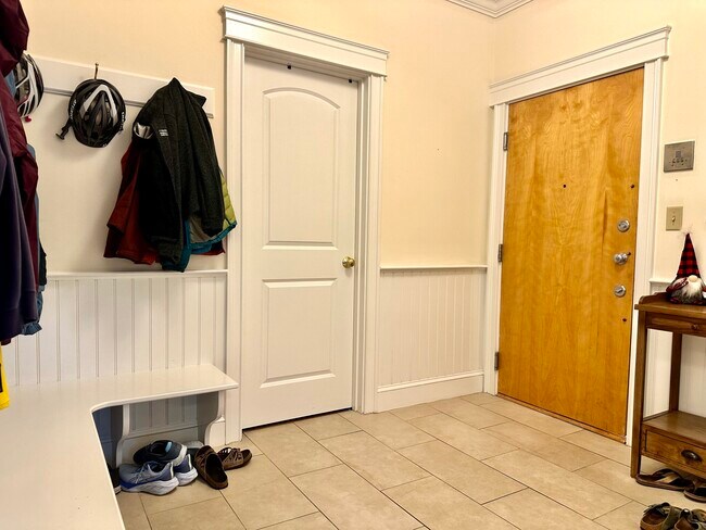 Photo - 27 Glenville Ave Unit 6