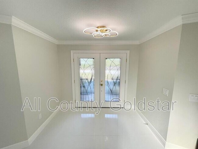 Photo - 1487 Keyway Rd