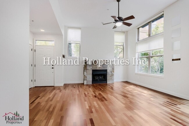 Photo - 6267 NE Carillion Dr