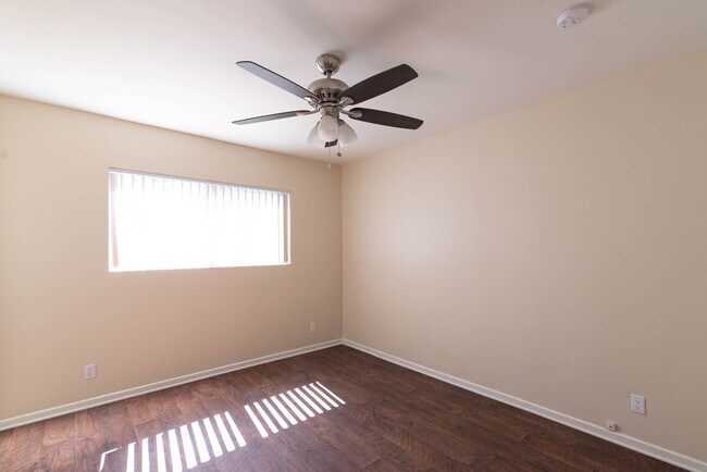 Habitación espaciosa - Melrose Place