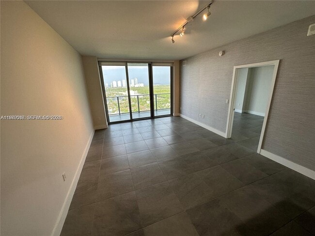 Photo - 16385 Biscayne Blvd Unit 2716