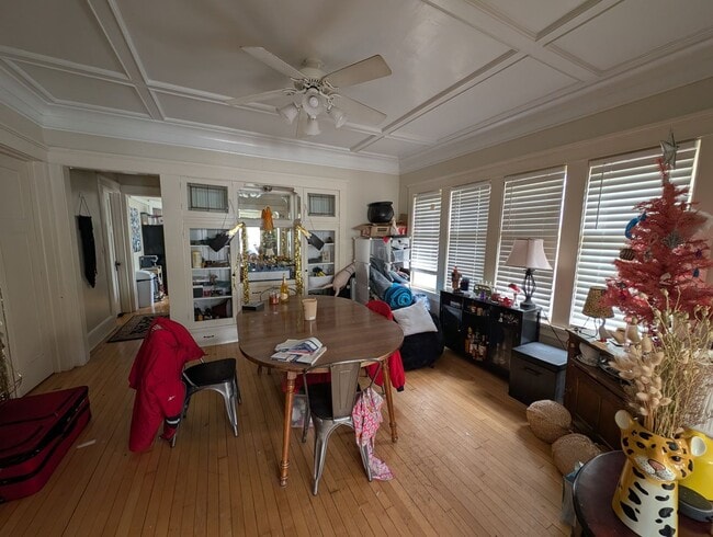 Photo - 3246-3246 N Oakland Ave