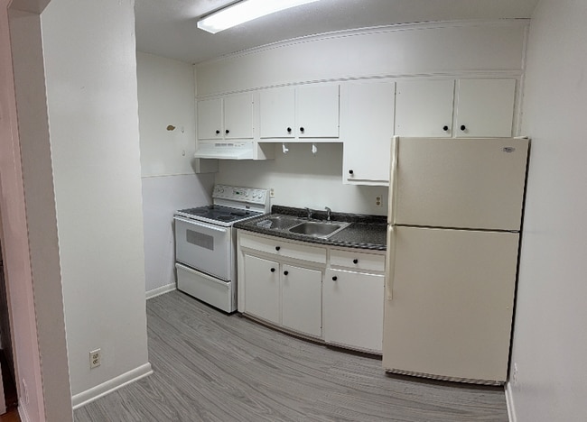 Photo - 202 E Washington St Apartment Unit 2