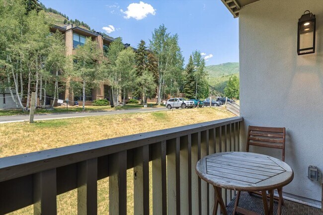 Photo - 1040 Vail View Dr