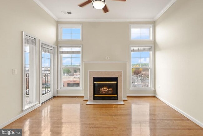 Photo - 3840 Lightfoot St Unit 449