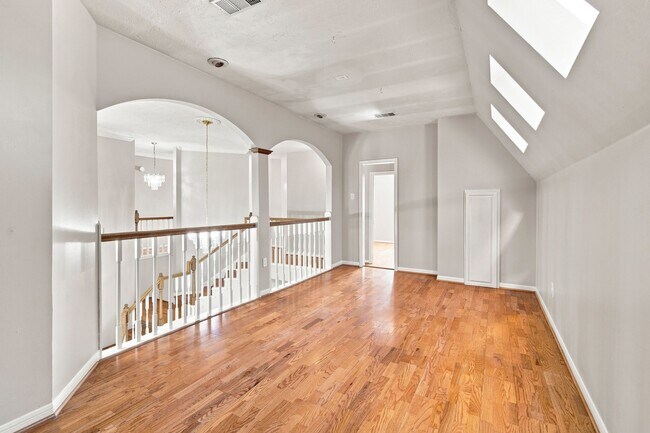 Photo - 24622 Okehampton Dr