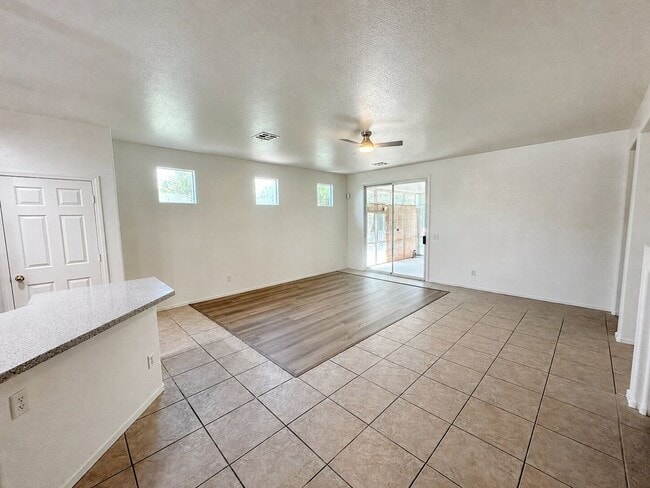 Photo - 10912 Golden Birch Pl