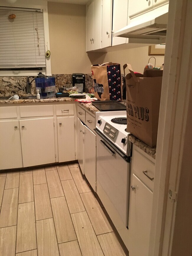 Photo - 803 E 32nd St Unit B