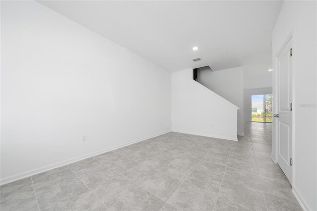 Photo - 2587 Skyline Lp