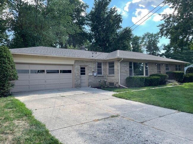 Building Photo - 3670 Yellowstone Dr SW Rental
