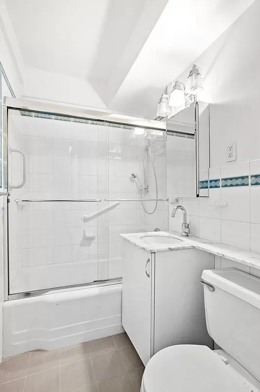 Photo - 135 Willow St