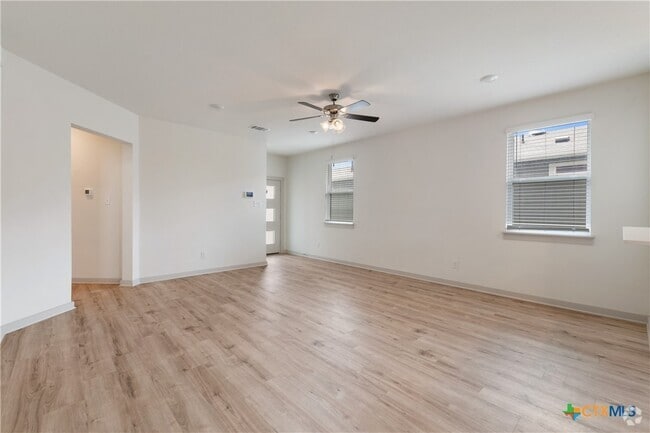 Building Photo - 124 Fairfax Ave Rental