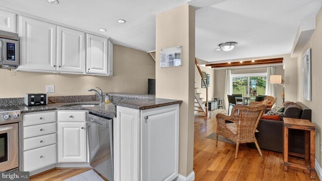 Photo - 35 Pinkney St