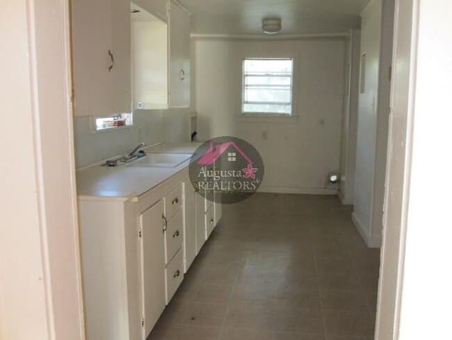 Photo - Three Unidad 501 ASH