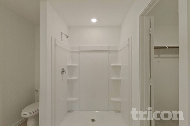 Photo - 843 Ponderosa Ln