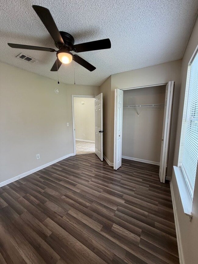 Photo - 23 Talbot Ct Unit 1