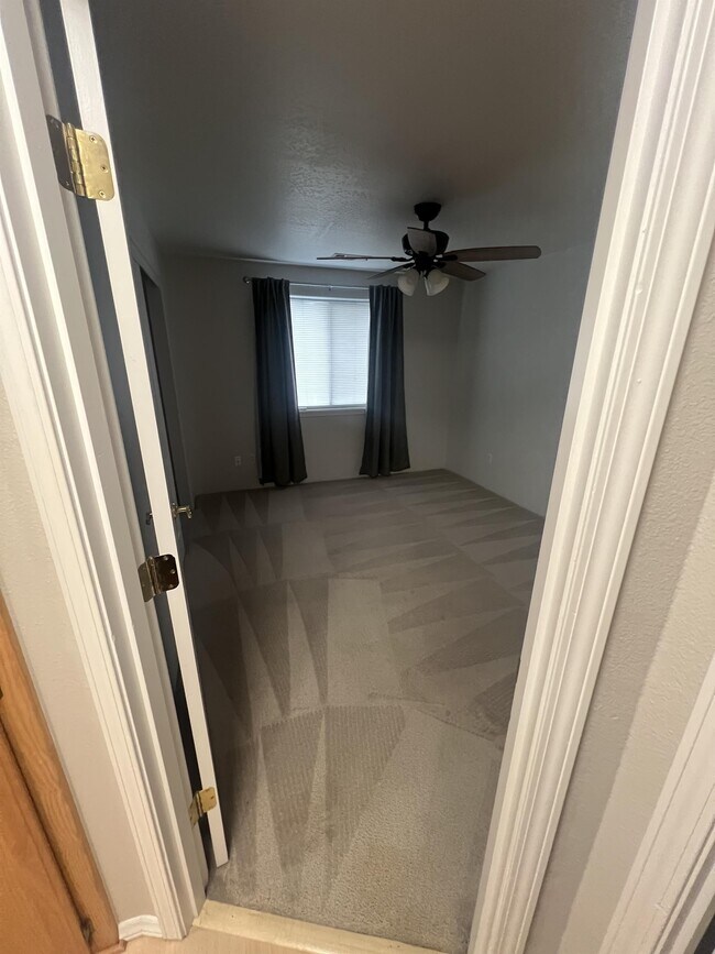 Photo - 1740 Louise Ave