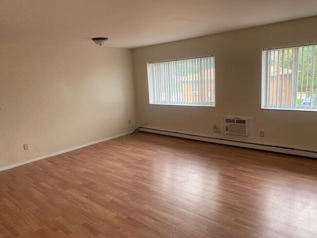 Photo - 1570 Woodman Dr Unit 1570-021