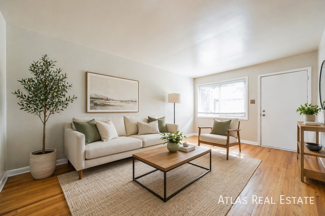 Building Photo - 4505 E Yale Ave