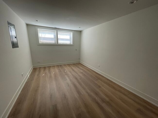 Photo - 3659 W Eddy St Unit GR