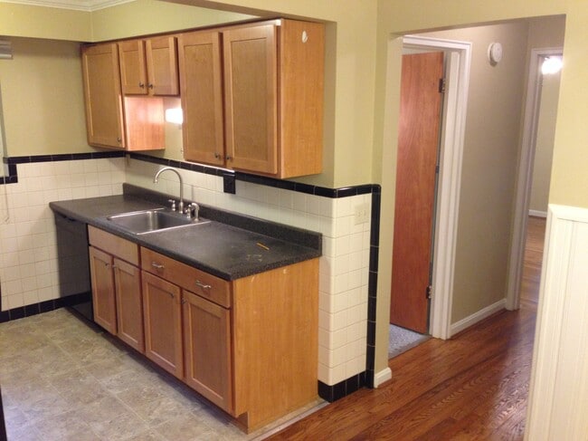 Photo - 6018 Woodmont Ave Unidad #3